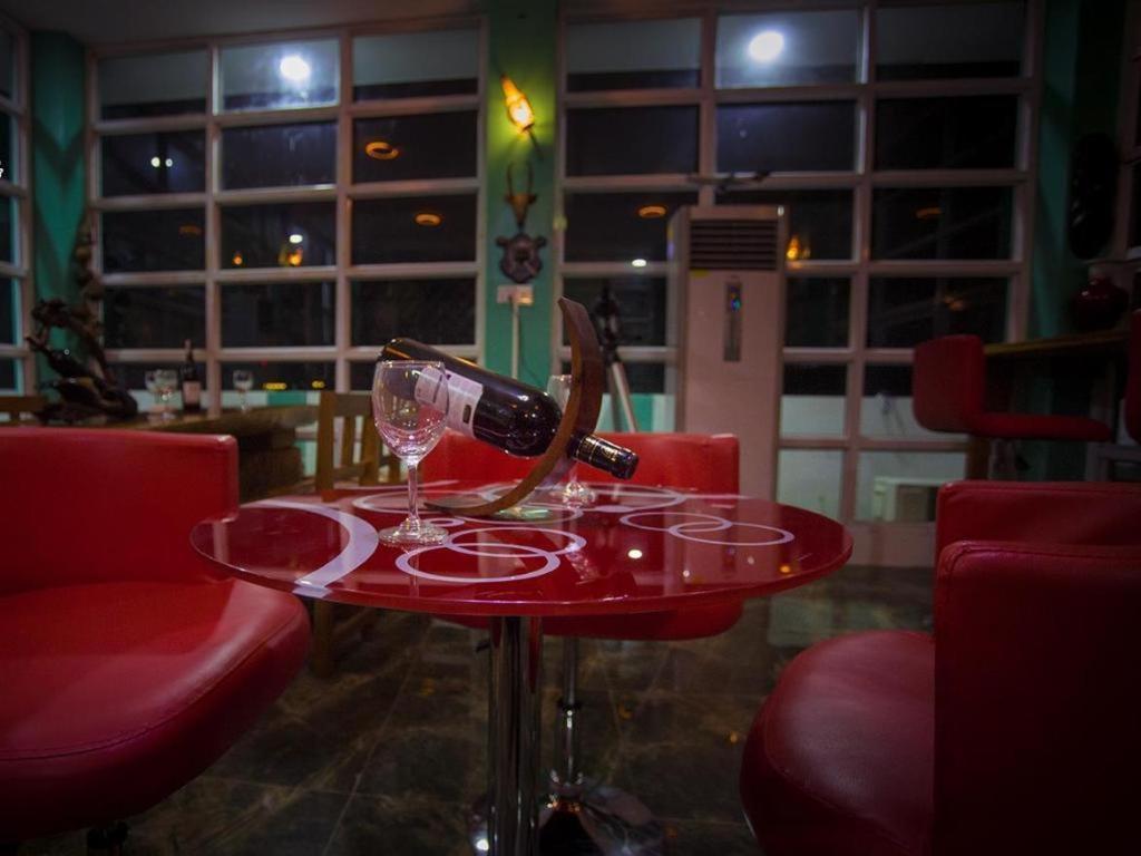 מנדלאי Hotel Ye Myanmar מראה חיצוני תמונה