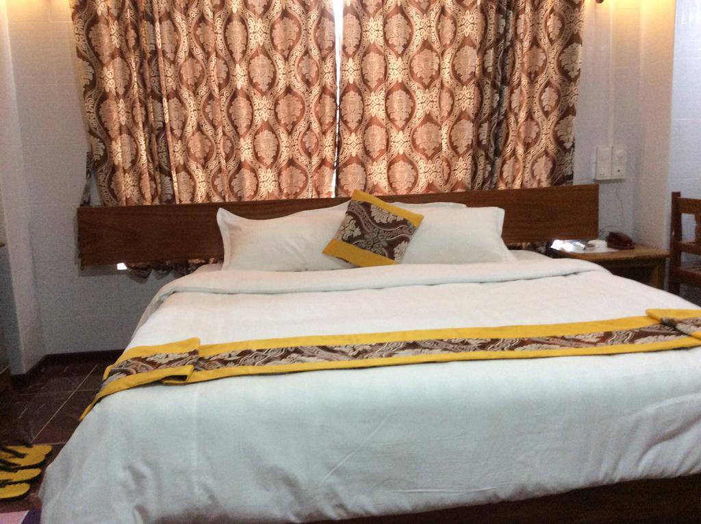 מנדלאי Hotel Ye Myanmar מראה חיצוני תמונה